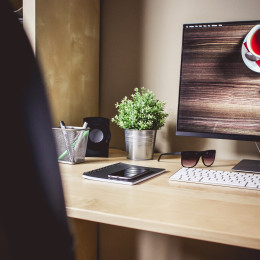designer-home-office-picjumbo-com